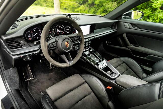Porsche 992 4 GTS  Crayon  Pano  ACC  Matrix  BOSE 
