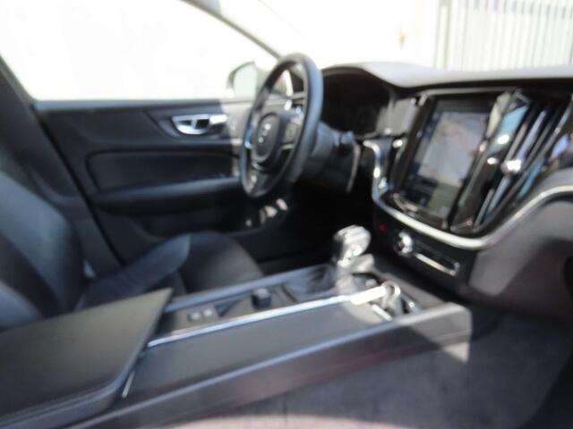 Volvo V60 2.0 D3 Momentum Pro Geartronic