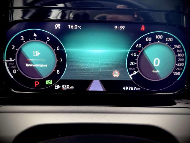 Volkswagen Golf 1.0 eTSI DSG1ERPROCOCKPITCARPLAYCAMERAPDCTVA
