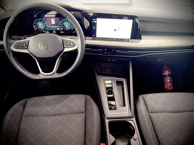Volkswagen Golf 1.0 eTSI DSG1ERPROCOCKPITCARPLAYCAMERAPDCTVA