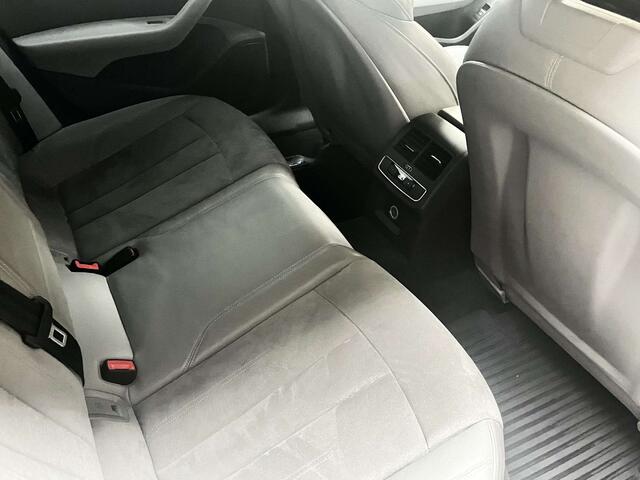 Audi A4 2.0 TDi Sport S tronic  12 MOIS GARANTIE 
