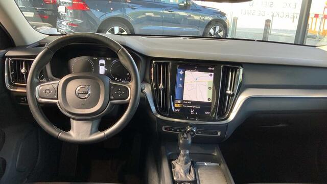 Volvo V60 Momentum Pro D3 Geartronic + Navi + Intellisafe Surround + Park Assist Pack +
