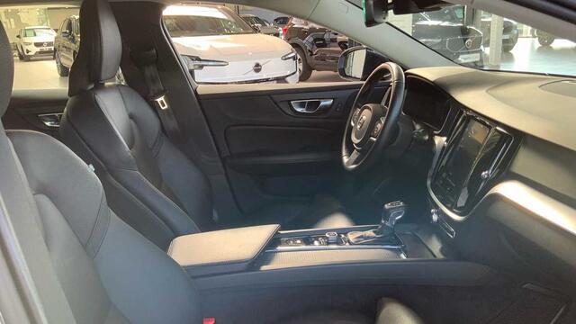 Volvo V60 Momentum Pro D3 Geartronic + Navi + Intellisafe Surround + Park Assist Pack +