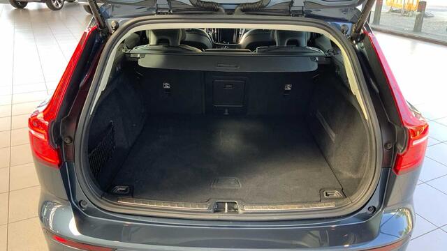 Volvo V60 Momentum Pro D3 Geartronic + Navi + Intellisafe Surround + Park Assist Pack +