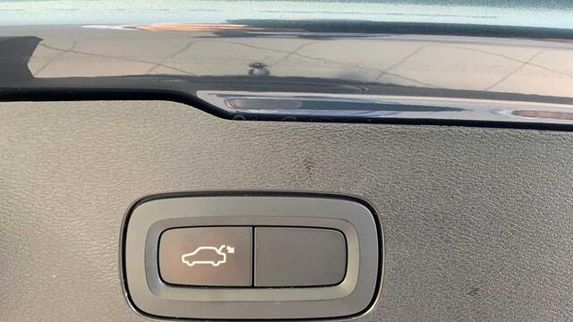 Volvo V60 Momentum Pro D3 Geartronic + Navi + Intellisafe Surround + Park Assist Pack +