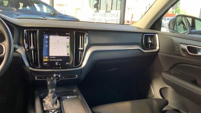 Volvo V60 Momentum Pro D3 Geartronic + Navi + Intellisafe Surround + Park Assist Pack +