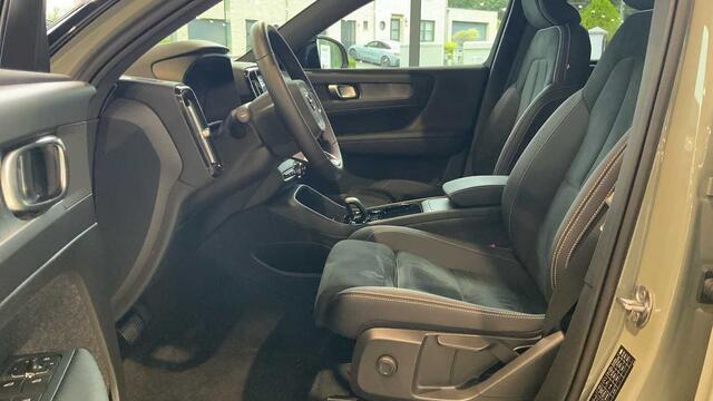 Volvo XC40 Recharge Plus, Single Motor Extended Range, Elektrisch + Navi + Winter Pack + ..