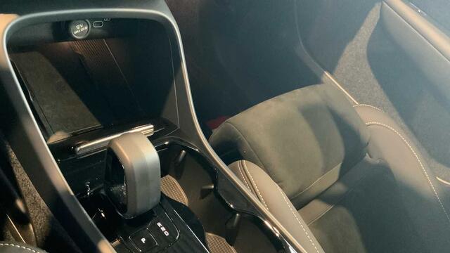 Volvo XC40 Recharge Plus, Single Motor Extended Range, Elektrisch + Navi + Winter Pack + ..