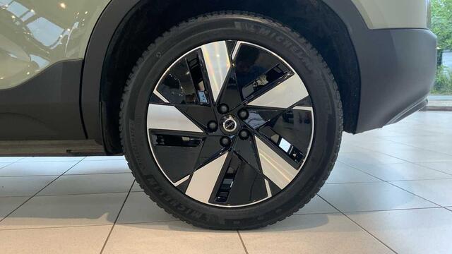 Volvo XC40 Recharge Plus, Single Motor Extended Range, Elektrisch + Navi + Winter Pack + ..