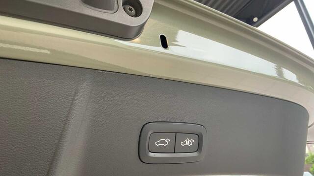 Volvo XC40 Recharge Plus, Single Motor Extended Range, Elektrisch + Navi + Winter Pack + ..