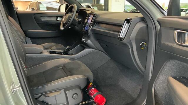 Volvo XC40 Recharge Plus, Single Motor Extended Range, Elektrisch + Navi + Winter Pack + ..