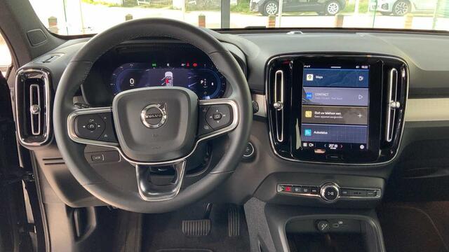 Volvo XC40 Core, B3 Mild hybrid, Benzine + Navi + ....
