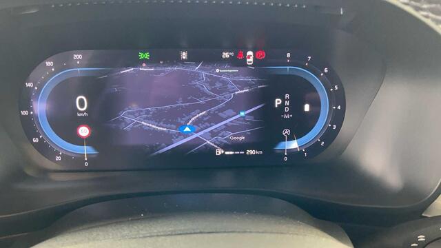 Volvo XC40 Core, B3 Mild hybrid, Benzine + Navi + ....