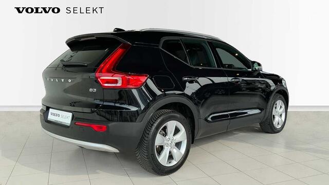 Volvo XC40 Core, B3 Mild hybrid, Benzine + Navi + ....