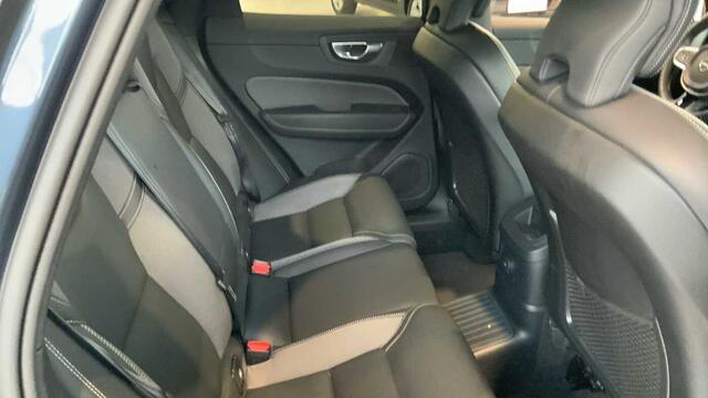 Volvo XC60 II Recharge Plus, T6 AWD Plug-in Hybrid, Elektrisch/Benzine, Dark + Pano + 360� + .
