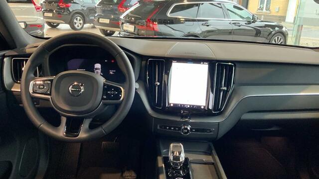 Volvo XC60 II Recharge Plus, T6 AWD Plug-in Hybrid, Elektrisch/Benzine, Dark + Pano + 360� + .