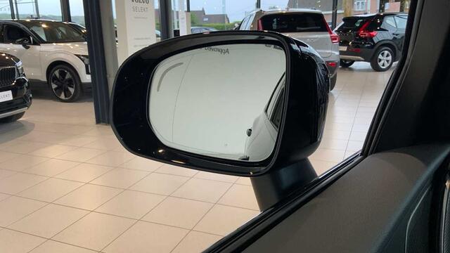Volvo XC60 II Recharge Plus, T6 AWD Plug-in Hybrid, Elektrisch/Benzine, Dark + Pano + 360� + .