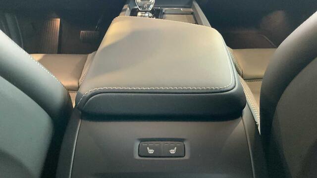 Volvo XC60 II Recharge Plus, T6 AWD Plug-in Hybrid, Elektrisch/Benzine, Dark + Pano + 360� + .