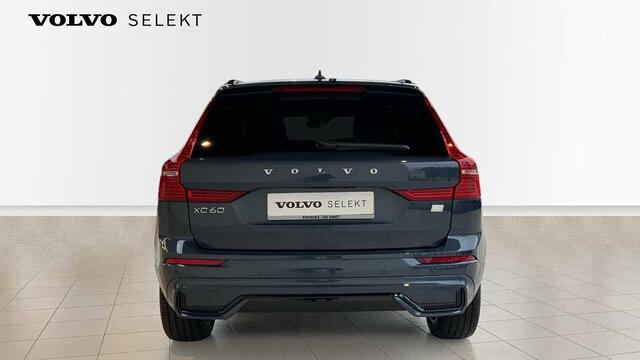 Volvo XC60 II Recharge Plus, T6 AWD Plug-in Hybrid, Elektrisch/Benzine, Dark + Pano + 360� + .