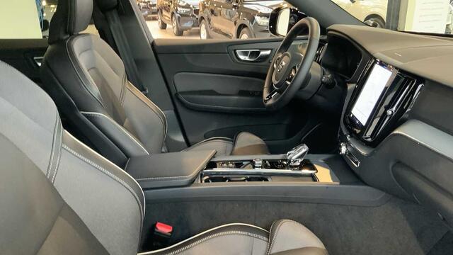 Volvo XC60 II Recharge Plus, T6 AWD Plug-in Hybrid, Elektrisch/Benzine, Dark + Pano + 360� + .