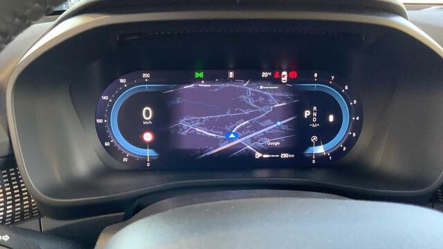 Volvo XC40 Core, B3 Mild-Hybrid, Benzine + Intellisafe + Pilot + Park Assist V&A + ......