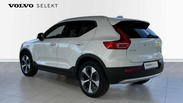 Volvo XC40 Core, B3 Mild-Hybrid, Benzine + Intellisafe + Pilot + Park Assist V&A + ......