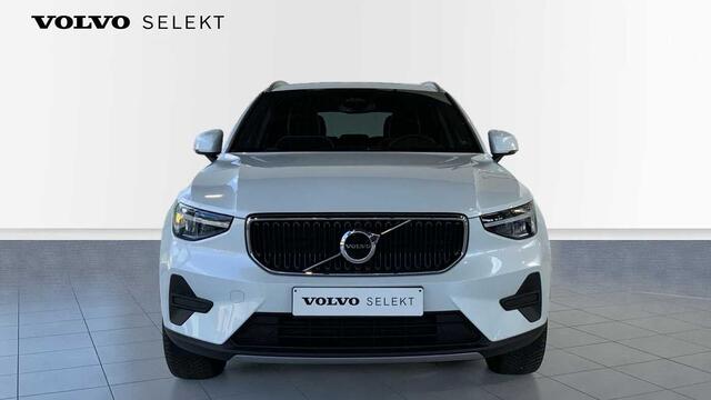 Volvo XC40 Core, B3 Mild-Hybrid, Benzine + Intellisafe + Pilot + Park Assist V&A + ......