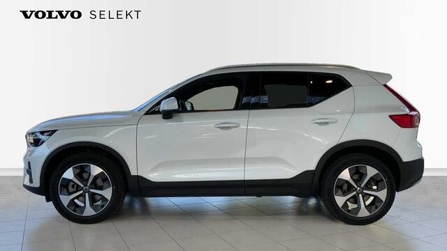 Volvo XC40 Core, B3 Mild-Hybrid, Benzine + Intellisafe + Pilot + Park Assist V&A + ......