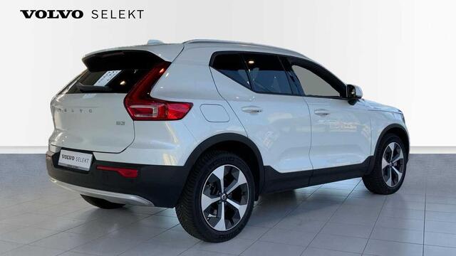 Volvo XC40 Core, B3 Mild-Hybrid, Benzine + Intellisafe + Pilot + Park Assist V&A + ......
