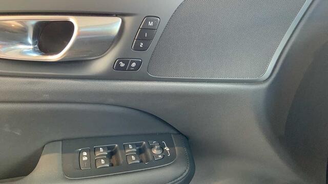 Volvo V60 Recharge Plus, T6 AWD plug-in hybrid Dark + Navi + Driver Assist Pack + Pano