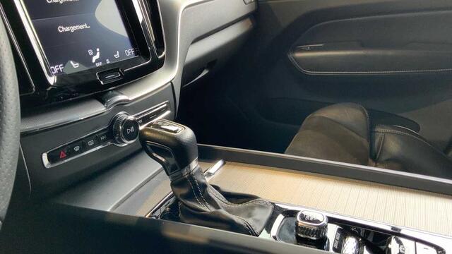Volvo XC60 II R-Design D4 Geartronic 190 pk + Navi + Winter + Intellisafe + Versatility Pack +