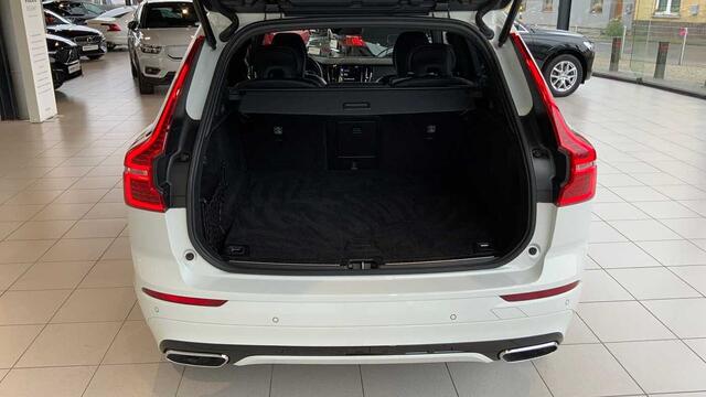 Volvo XC60 II R-Design D4 Geartronic 190 pk + Navi + Winter + Intellisafe + Versatility Pack +
