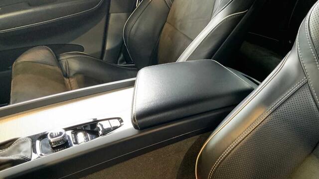 Volvo XC60 II R-Design D4 Geartronic 190 pk + Navi + Winter + Intellisafe + Versatility Pack +