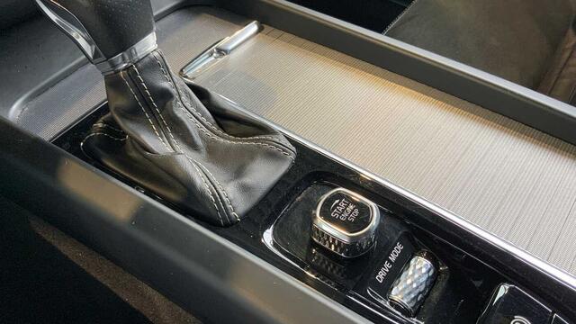Volvo XC60 II R-Design D4 Geartronic 190 pk + Navi + Winter + Intellisafe + Versatility Pack +