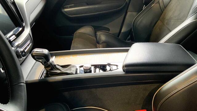 Volvo XC60 II R-Design D4 Geartronic 190 pk + Navi + Winter + Intellisafe + Versatility Pack +