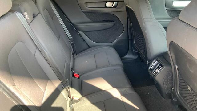 Volvo XC40 Momentum Pro, T3 Automatic + Navi + Park Assist Pack + ....