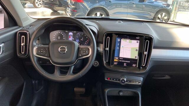 Volvo XC40 Momentum Pro, T3 Automatic + Navi + Park Assist Pack + ....