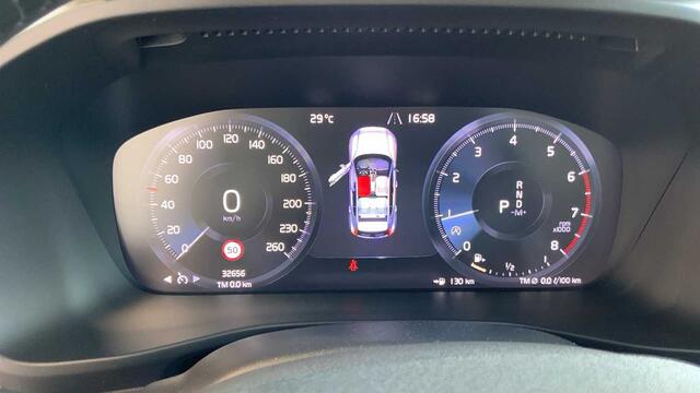 Volvo XC40 Momentum Pro, T3 Automatic + Navi + Park Assist Pack + ....