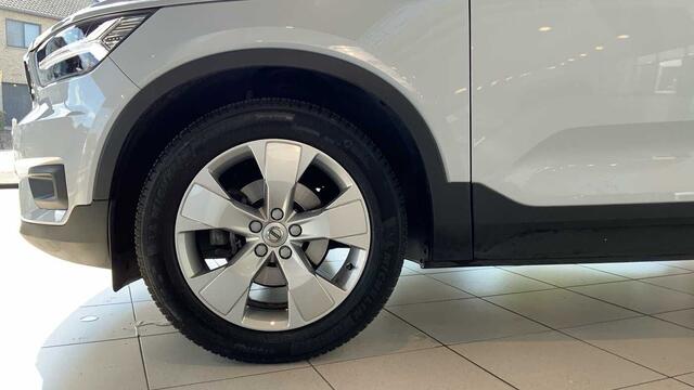 Volvo XC40 Momentum Pro, T3 Automatic + Navi + Park Assist Pack + ....