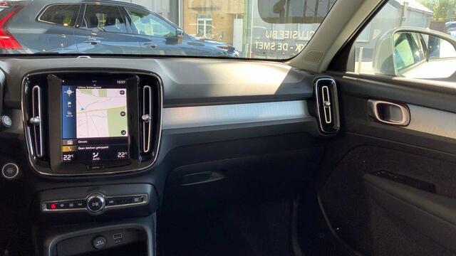 Volvo XC40 Momentum Pro, T3 Automatic + Navi + Park Assist Pack + ....