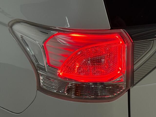 Mitsubishi Outlander 2.0 PHEV Instyle+ 4WD/Camera/Navi