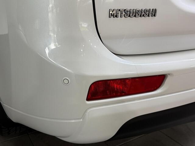 Mitsubishi Outlander 2.0 PHEV Instyle+ 4WD/Camera/Navi