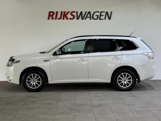 Mitsubishi Outlander 2.0 PHEV Instyle+ 4WD/Camera/Navi