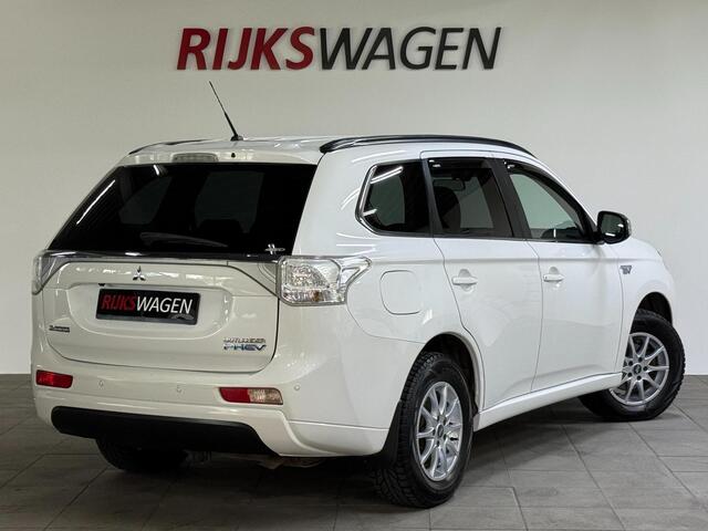 Mitsubishi Outlander 2.0 PHEV Instyle+ 4WD/Camera/Navi