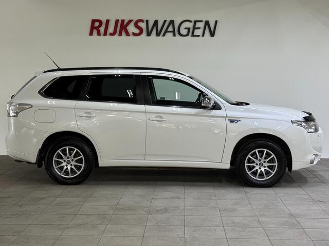 Mitsubishi Outlander 2.0 PHEV Instyle+ 4WD/Camera/Navi