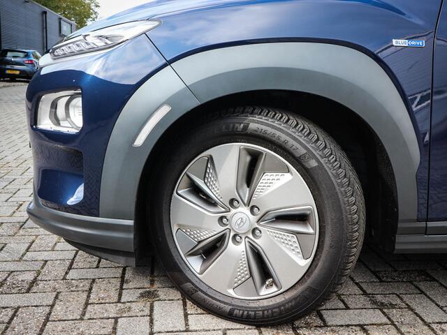 Hyundai Kona EV Fashion 64 kWh | Clima | Cruise | Navi | Pdc | SOH 86,3% | 3 fase lader