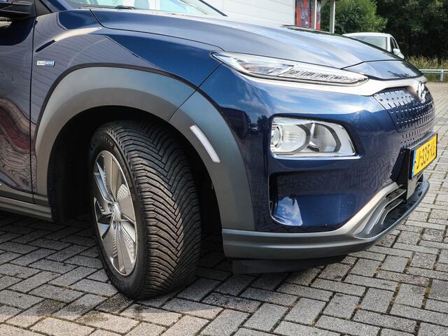Hyundai Kona EV Fashion 64 kWh | Clima | Cruise | Navi | Pdc | SOH 86,3% | 3 fase lader