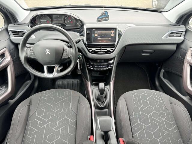 Peugeot 2008 1.2i e-THP Allure - Airco  1 JAAR GARANTIE 