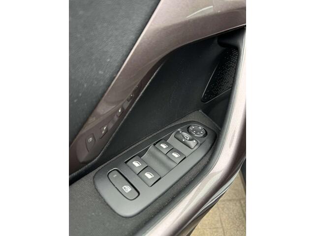 Peugeot 2008 1.2i e-THP Allure - Airco  1 JAAR GARANTIE 