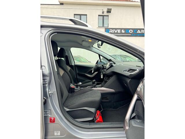 Peugeot 2008 1.2i e-THP Allure - Airco  1 JAAR GARANTIE 